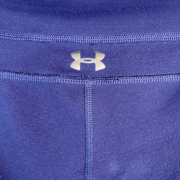 UNDER ARMOUR Fitted Cropped Leggings Navy Blue Low Rise Back Logo M - Picture 5 of 11